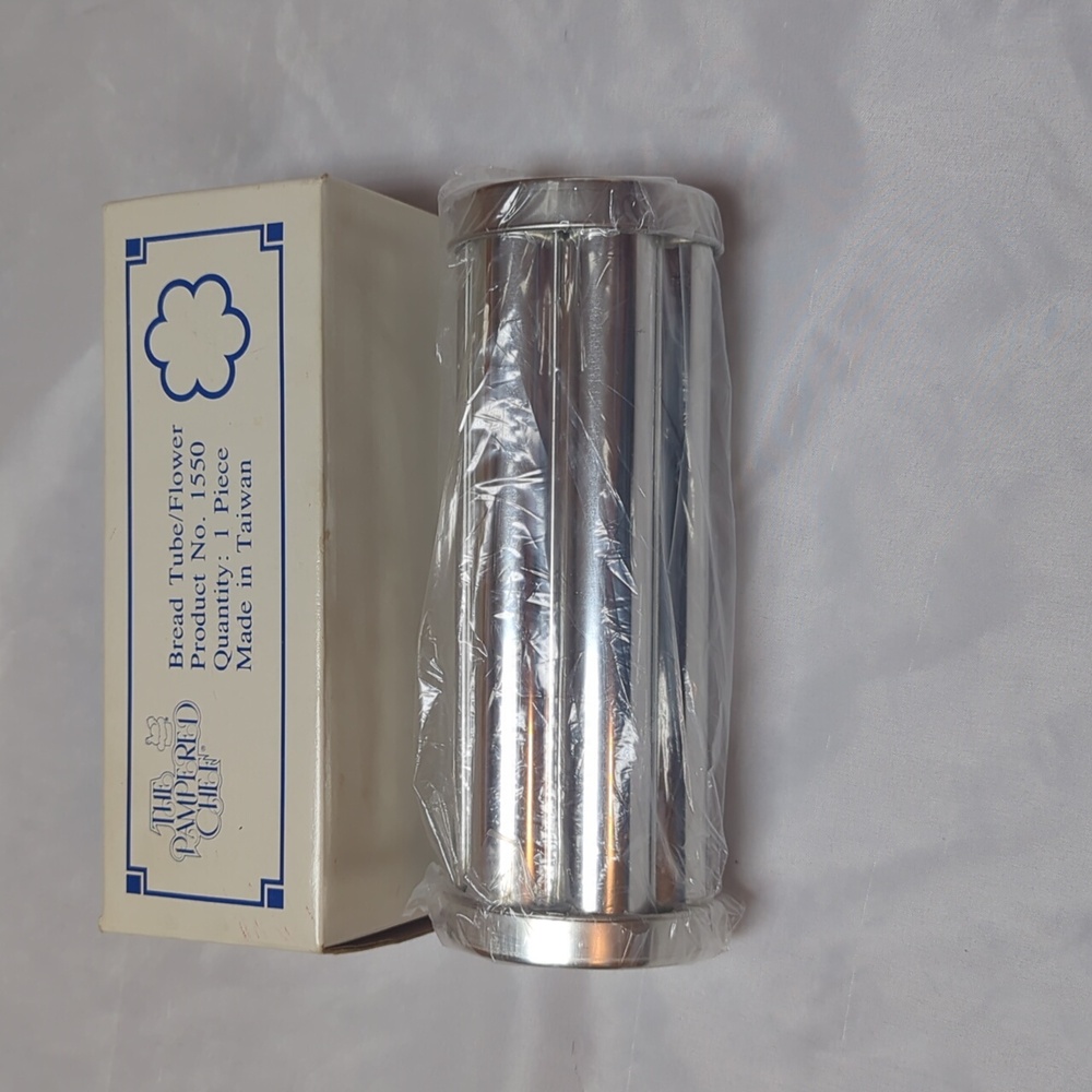 THE PAMPERED CHEF  Bread‎ Tube Flower Mold #1550 Holiday Baking Kitchen